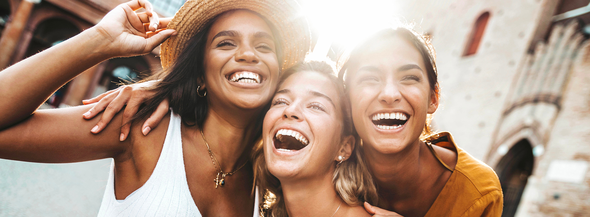 Everything Smiles | Implant Restorations, Dentures and Teeth Whitening