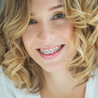 Everything Smiles | Ceramic Crowns, Veneers and CBCT